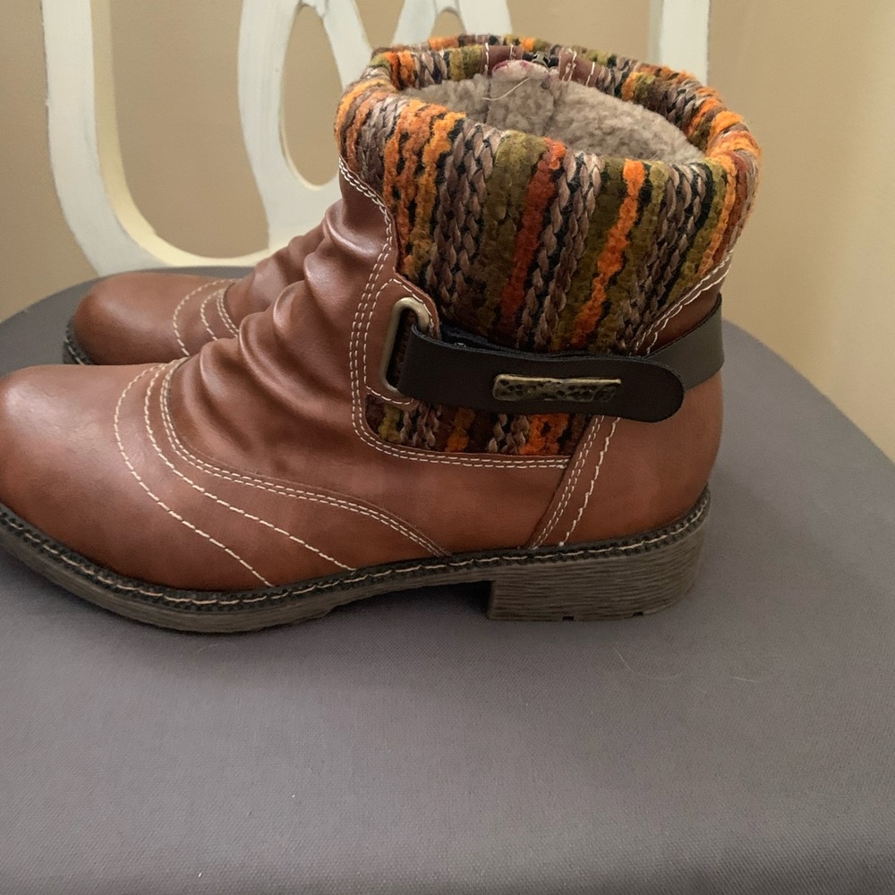 Boots Spring Step - Picture 3 of 6